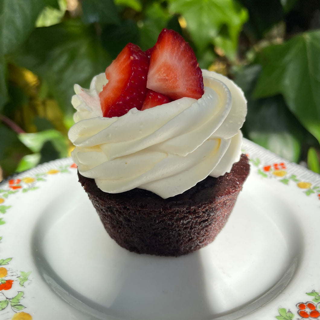 Strawberry & Cream Cupcakes